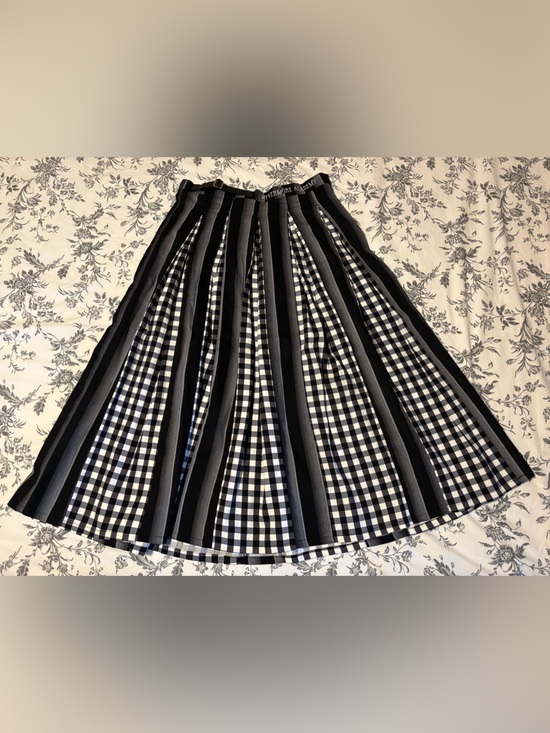 Hot Topic Dresses & Skirts - Hot Topic Wednesday Gingham Pleated Midi Skirt